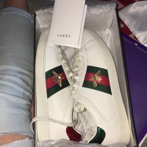 Gucci ace embroidered bee sneakers